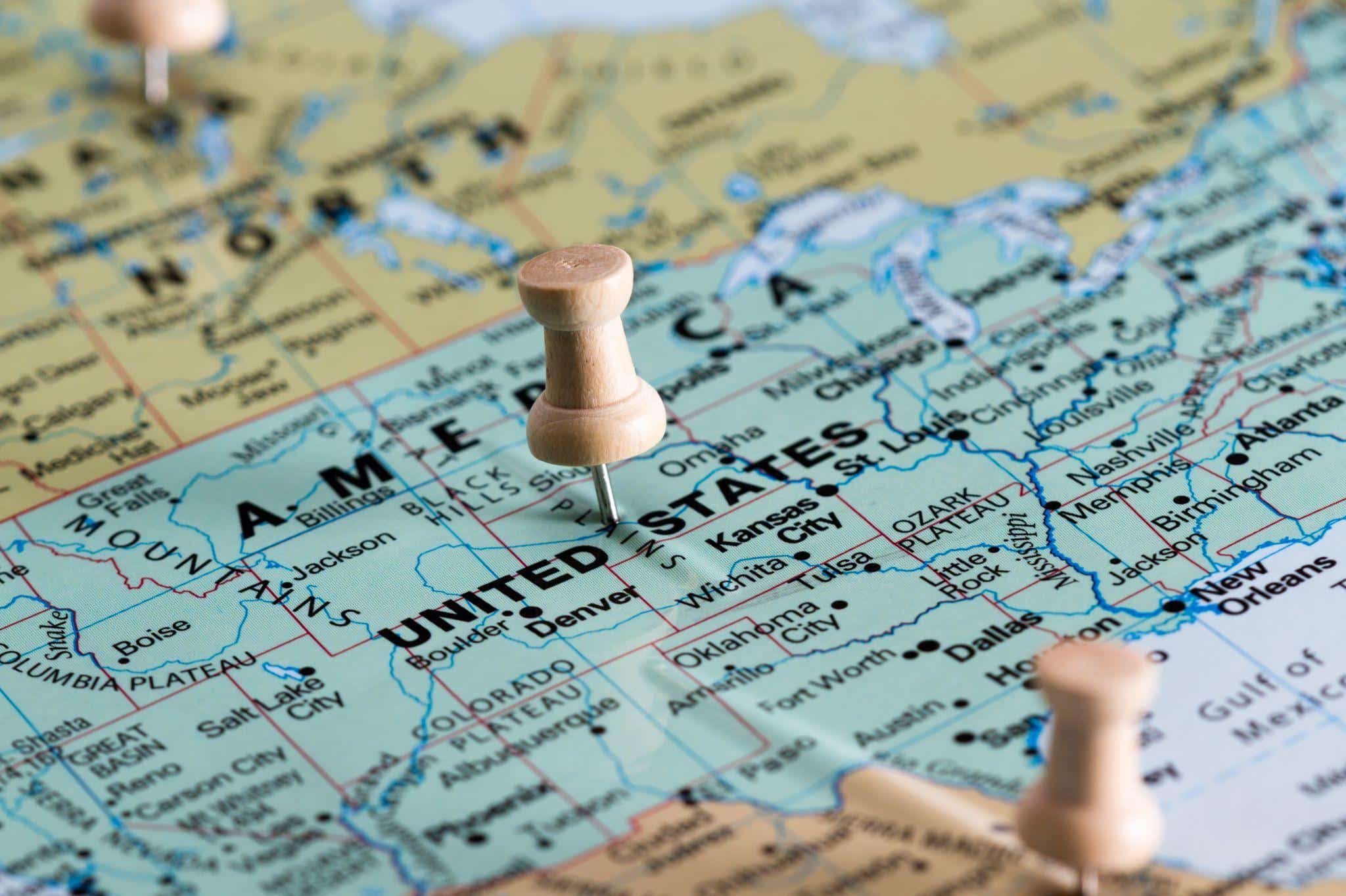 Map of the United States with pins representing local SEO visibility and E-E-A-T in 2026 through map ads and geographic targeting